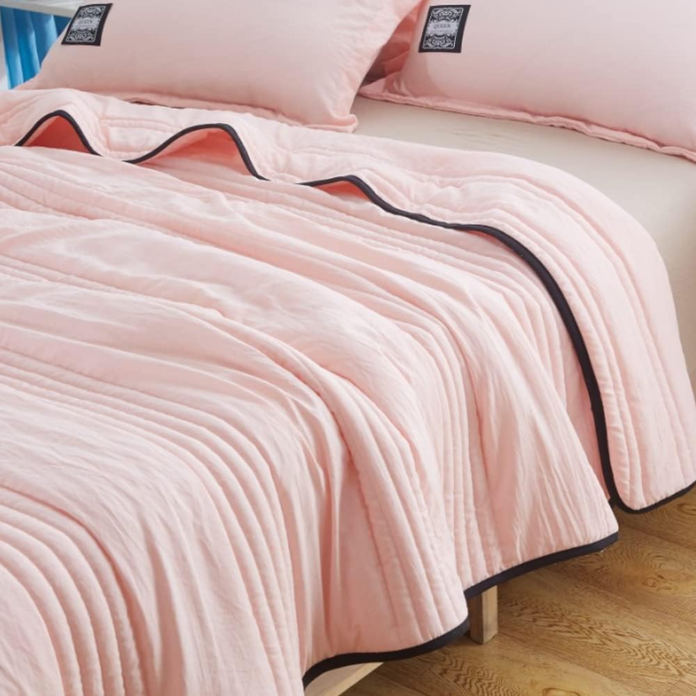 Lightweight Throw Blanket for Cooling Comfort