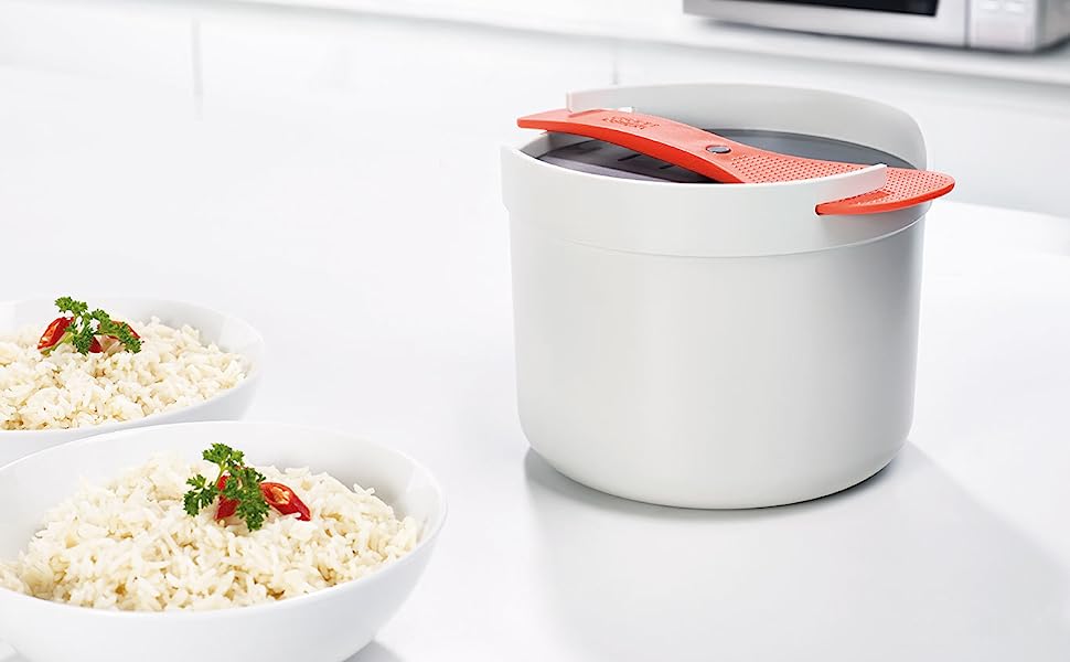 QuickCook Microwave Rice Maker with Locking Handle & Strainer, 2L