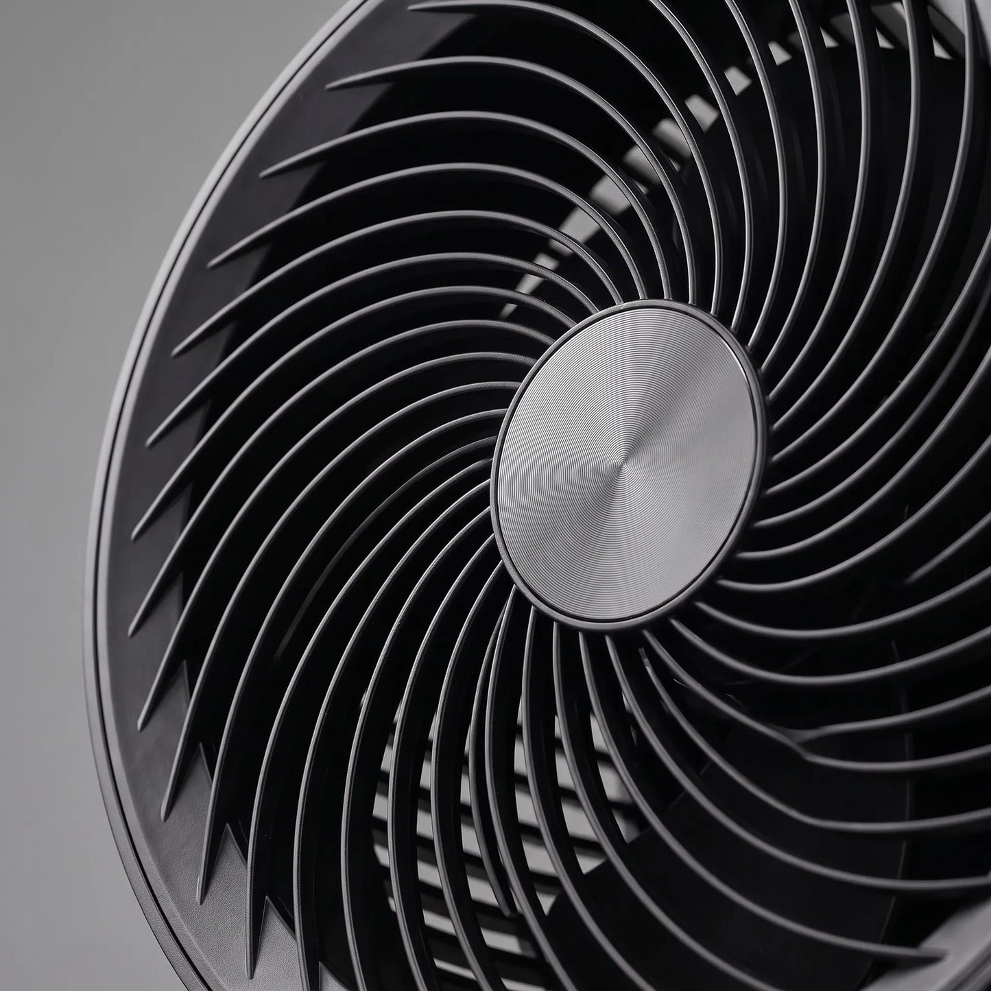 Remote-Controlled Desktop Fan – 8 Adjustable Speed Settings for Relaxation