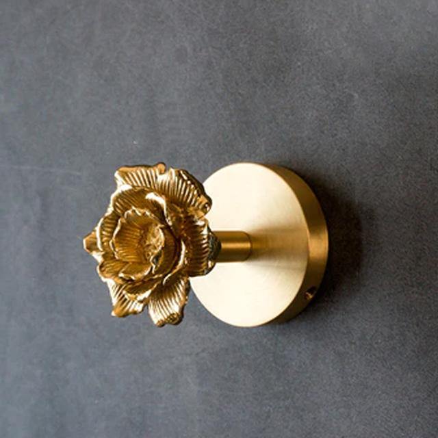 Stylish Wall Hooks in Animal Design – Handcrafted Brass Decor