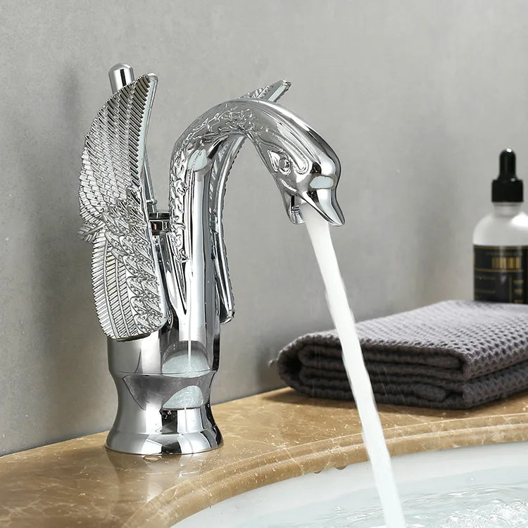 Contemporary Single Handle Faucet in Gold Finish – Elegant Basin Design