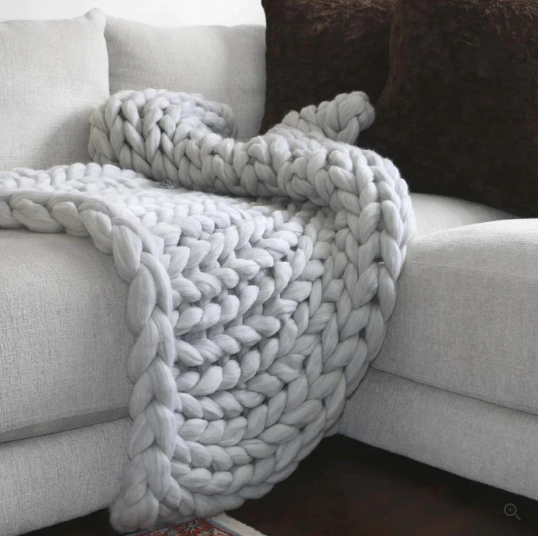 Comfort Weave Throw Blanket for Year-Round Warmth