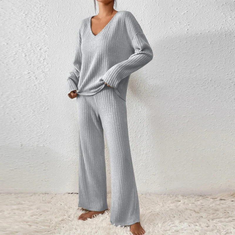 Women's Cozy Outdoor Outfit - Insulated Loose Fit Cotton Blend Winter Set