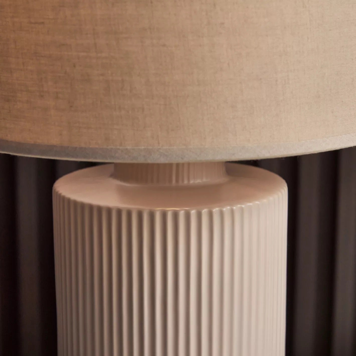 Ceramic Table Lamp in Creamy Finish