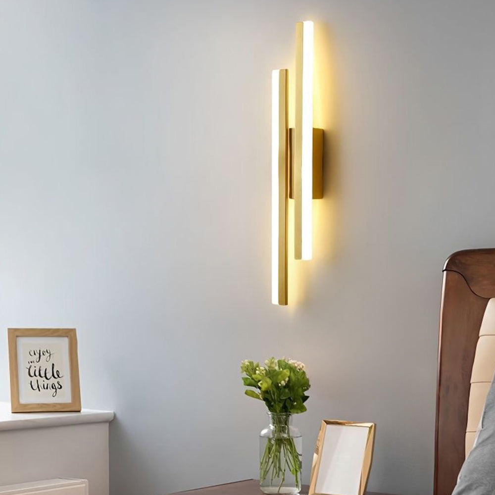 Contemporary LED Wall Light in Linear Design