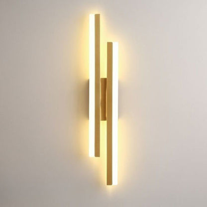Contemporary LED Wall Light in Linear Design