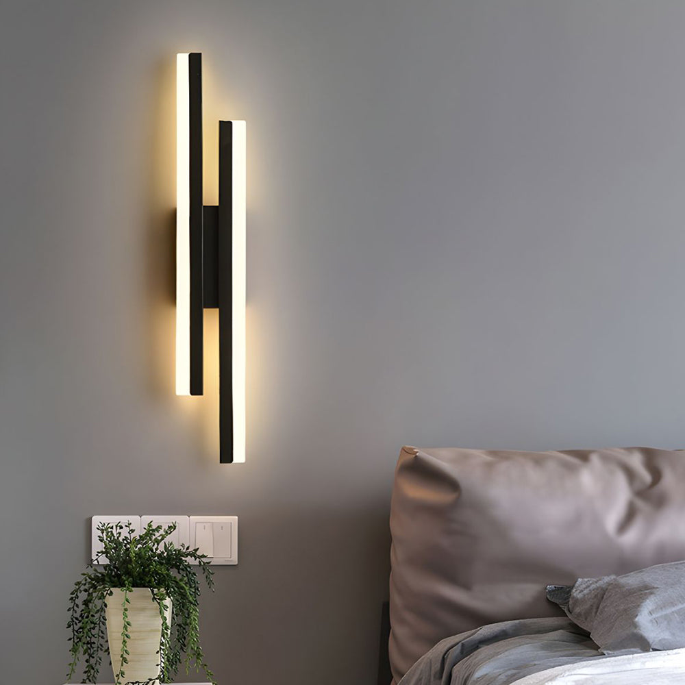 Contemporary LED Wall Light in Linear Design