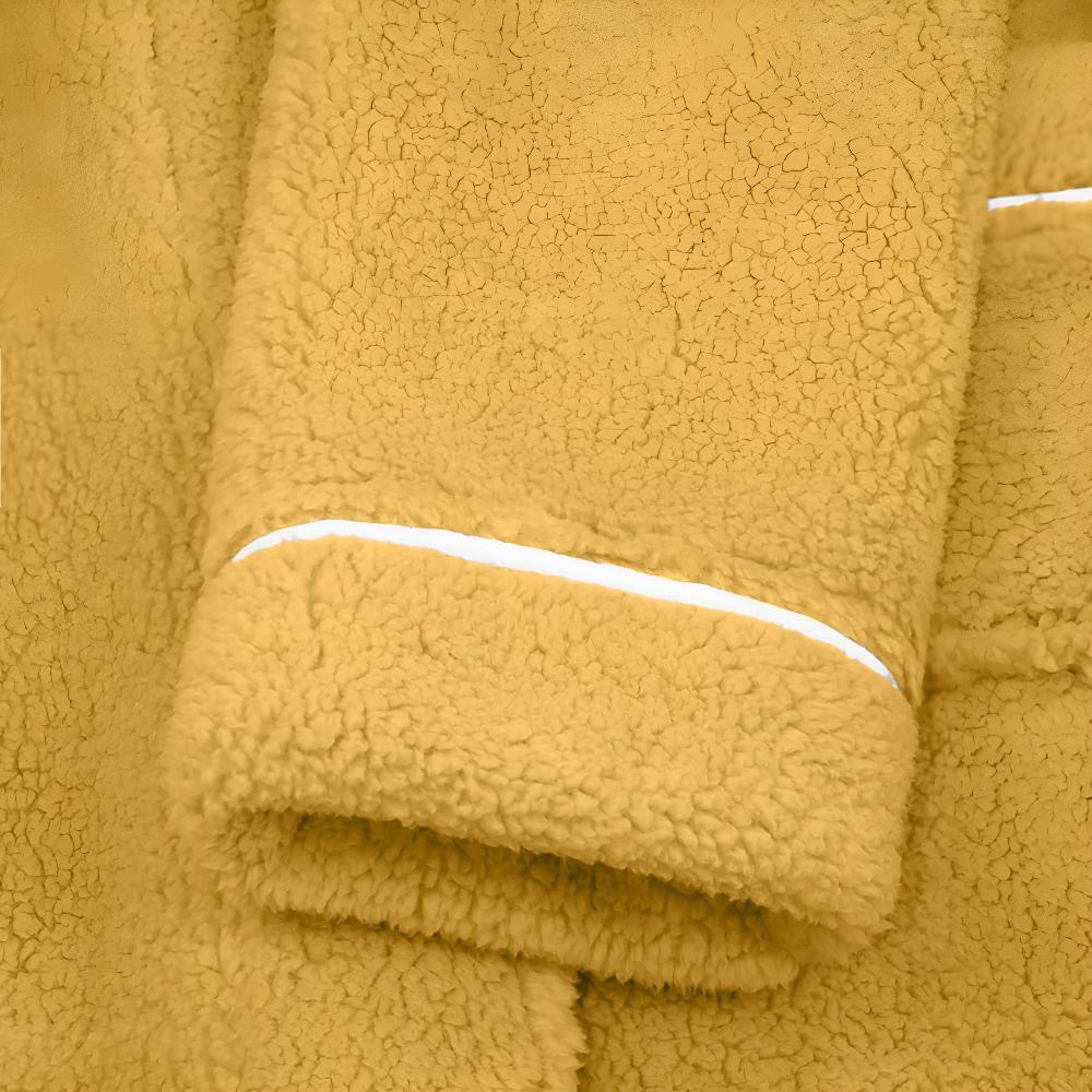 Pocketed Bathrobe with Tie Closure
