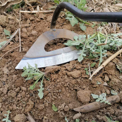 Ergonomic Garden Hoe with Precision Cutting Blade and Grip Handle