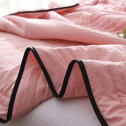 Lightweight Throw Blanket for Cooling Comfort