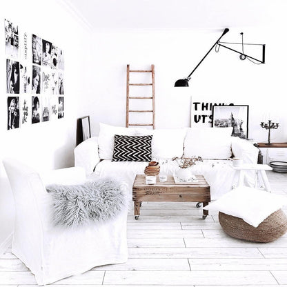 Versatile Wall-Mounted Lamp with Flexible Arm and Weight Balance