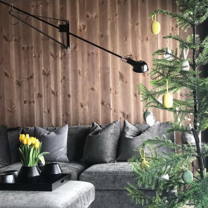Versatile Wall-Mounted Lamp with Flexible Arm and Weight Balance