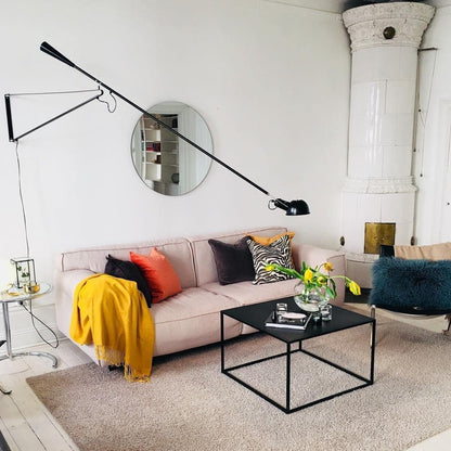 Versatile Wall-Mounted Lamp with Flexible Arm and Weight Balance