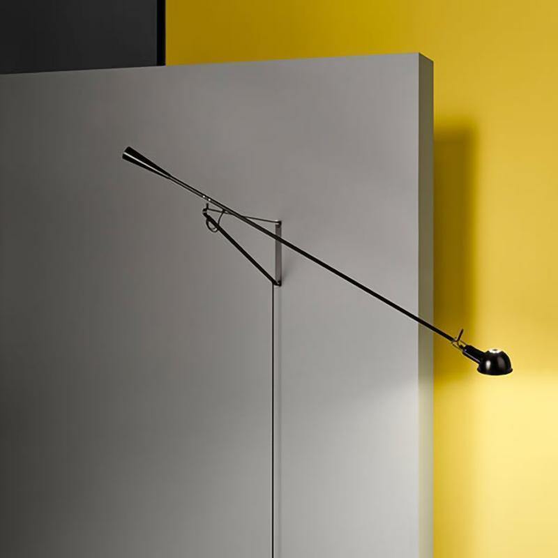 Versatile Wall-Mounted Lamp with Flexible Arm and Weight Balance