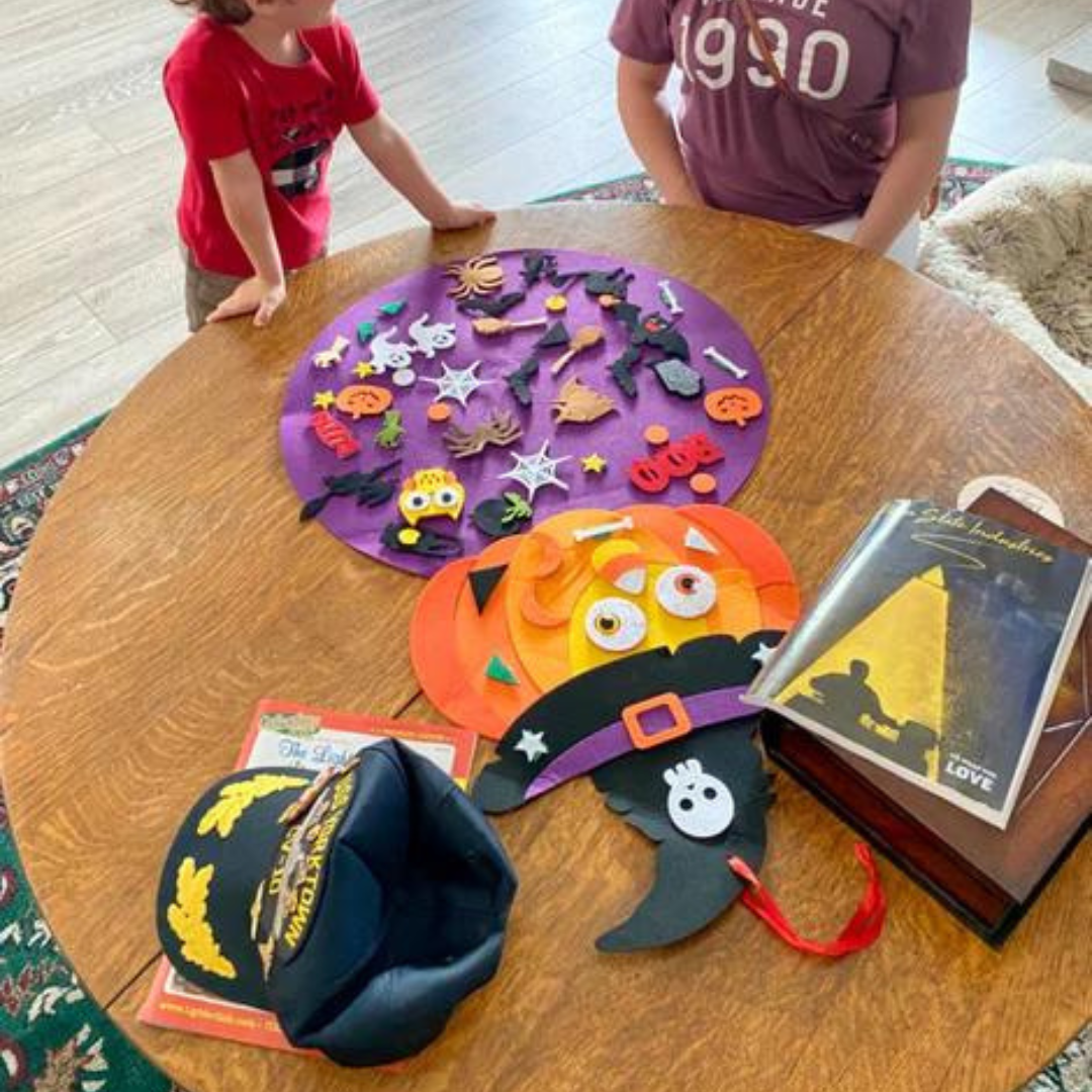 Interactive Halloween Felt Display Board with 50+ Fun Pieces