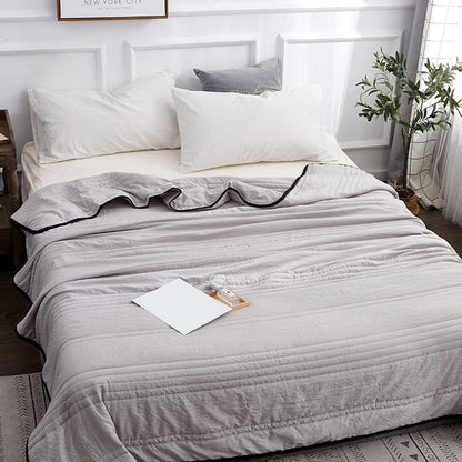 Lightweight Throw Blanket for Cooling Comfort