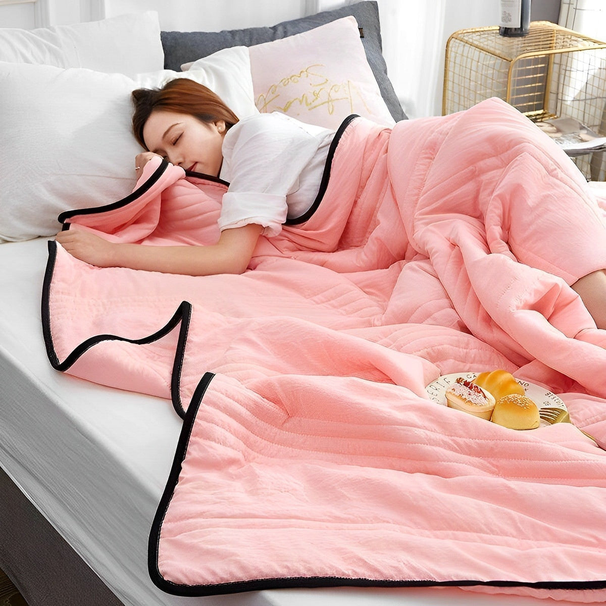 Cooling Blanket with Textured Fabric