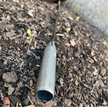 Ergonomic Garden Hoe with Precision Cutting Blade and Grip Handle