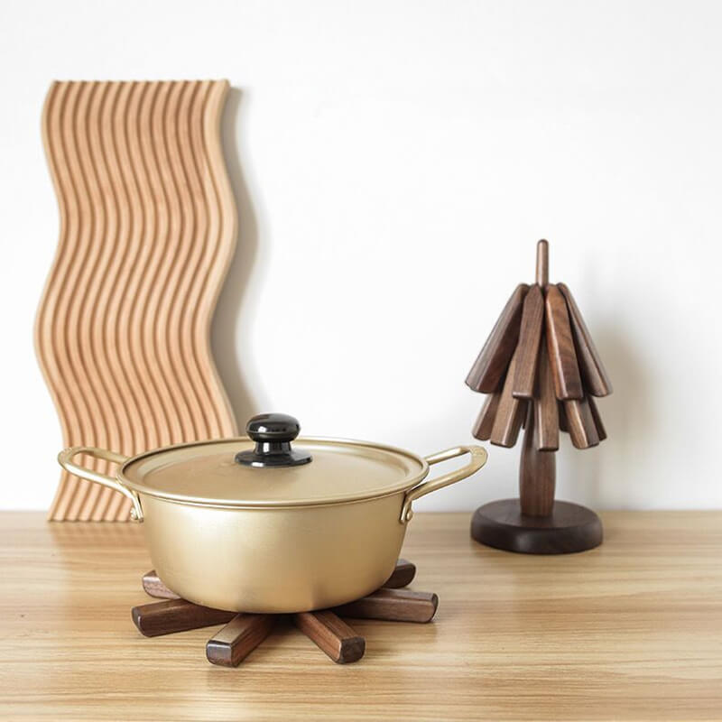 Elegant Walnut Heat-Resistant Dining Mats with Stackable Design
