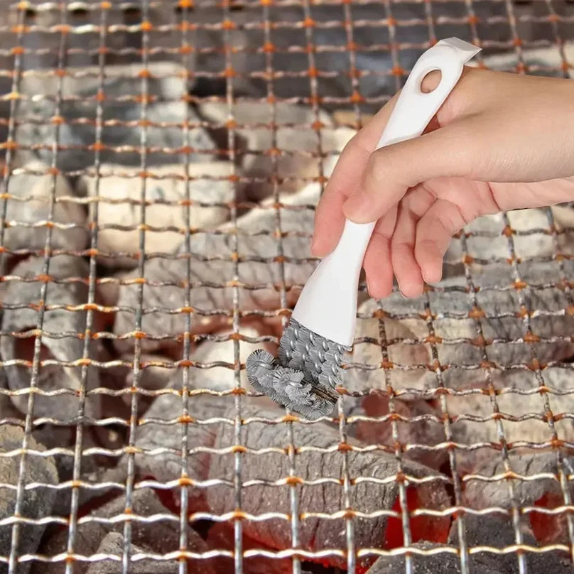 2-in-1 BBQ Grate Cleaner with Scraper, V-Shaped Grill Brush and 360° Bristles