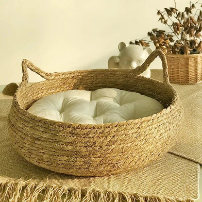 Cozy Nesting Cat Bed with Detachable Comfort Pad