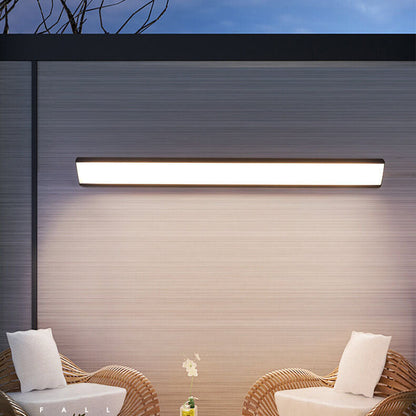 Sleek LED Wall Light Fixture - Modern Minimalist Style