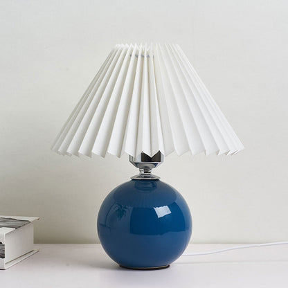 Elegant Ceramic Table Lamp with Minimalist Pleated Style