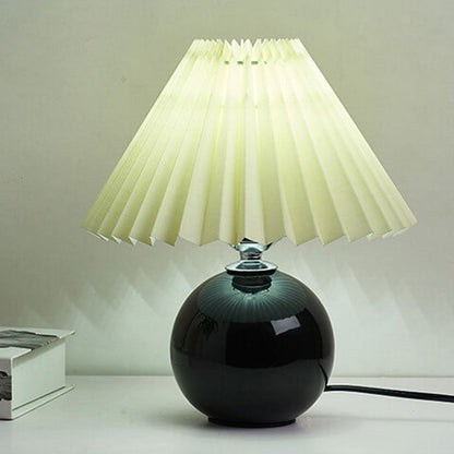 Elegant Ceramic Table Lamp with Minimalist Pleated Style