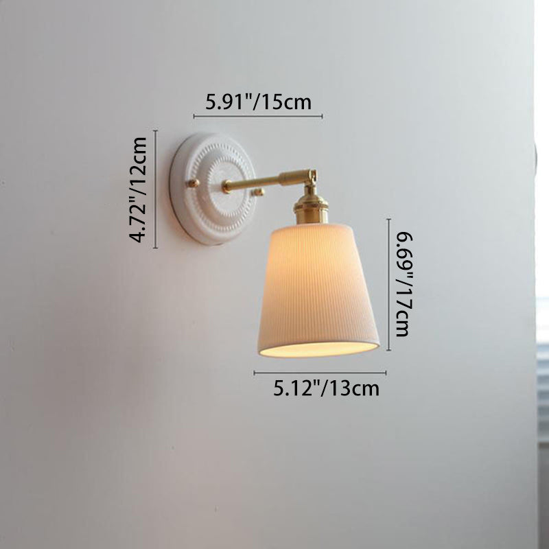Wall Light Fixture in Ceramic with Brass Details – Vintage Style