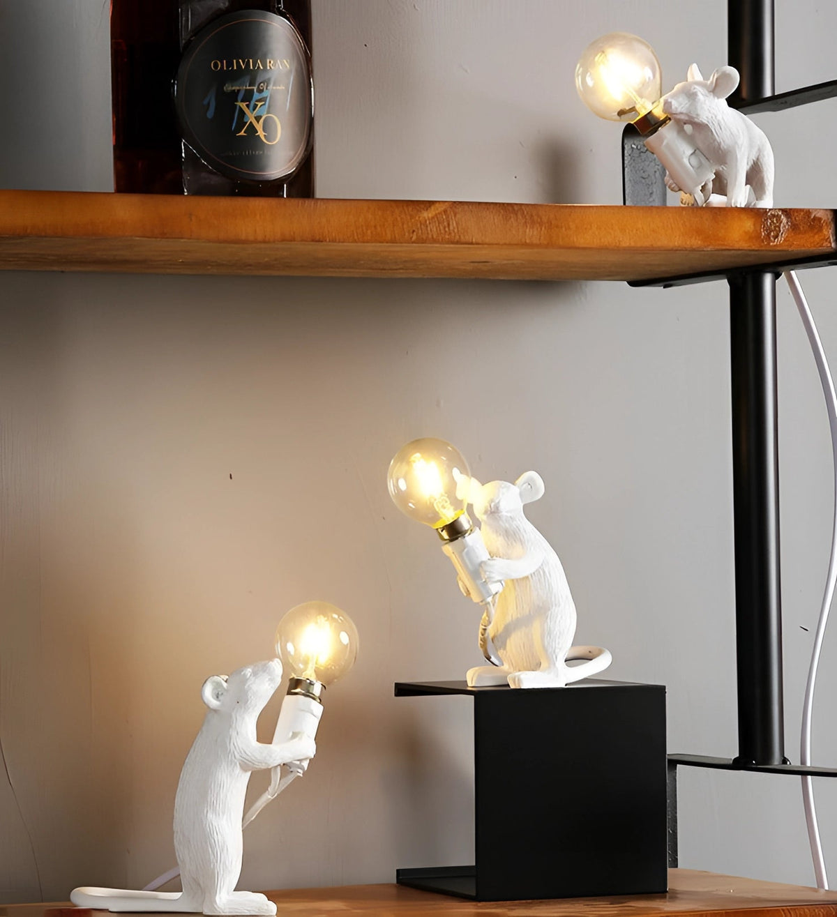 Charming Mouse Lamp - Animal-Shaped Desk Light with Gold Finish