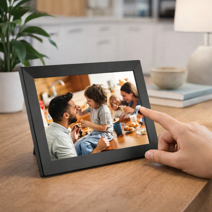 Touchscreen HD Digital Photo Frame with WiFi and Slideshow Feature