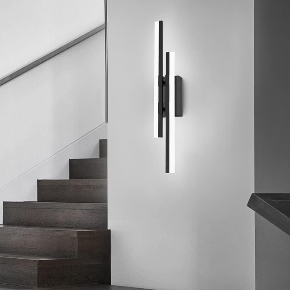 Contemporary LED Wall Light in Linear Design