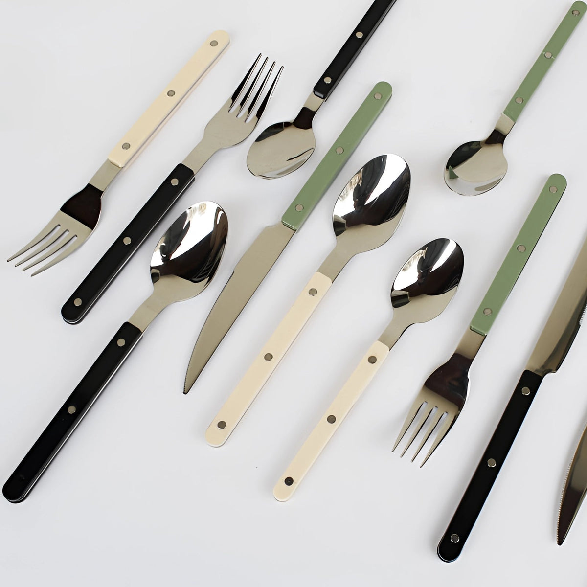 Elegant Dining Flatware Set – 24-Piece Stainless Steel Cutlery with Black Handles
