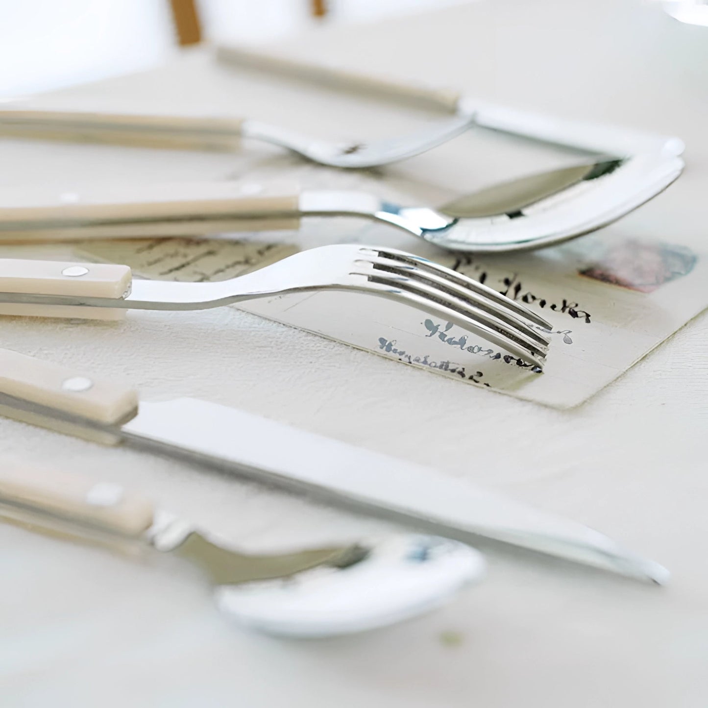 Elegant Dining Flatware Set – 24-Piece Stainless Steel Cutlery with Black Handles