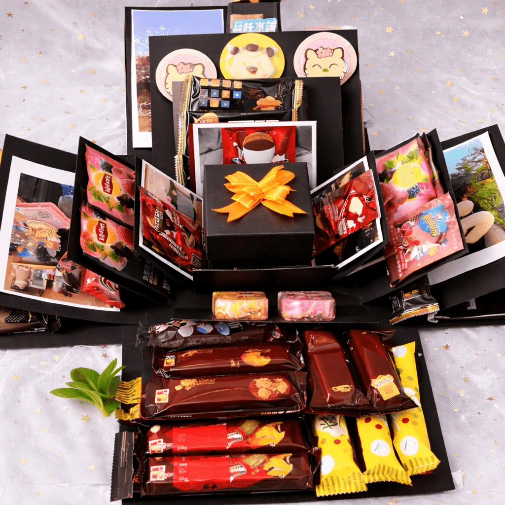 Customizable Memory Surprise Box with Four-Panel Design
