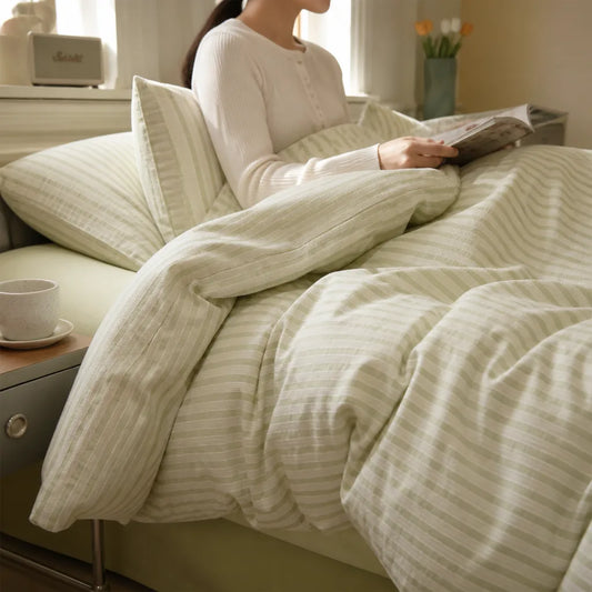 Striped Bed Set with Duvet Cover and Pillowcases (100% Cotton)
