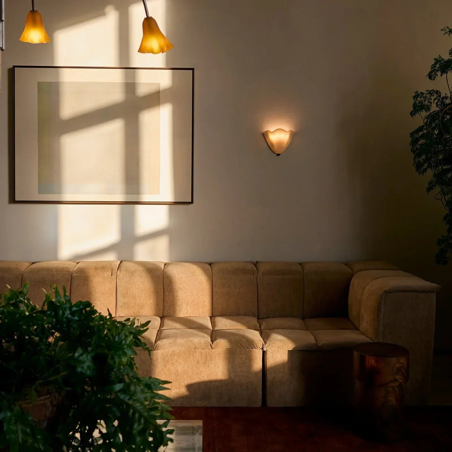 LED Wall Light in Art Deco Shell Design