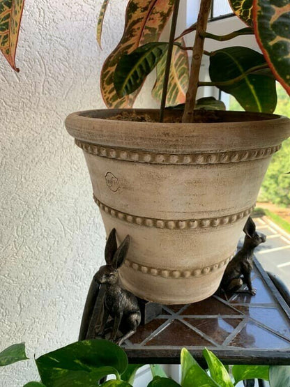 Decorative Pot Feet for Labradors | Frost-Resistant Design for Better Drainage