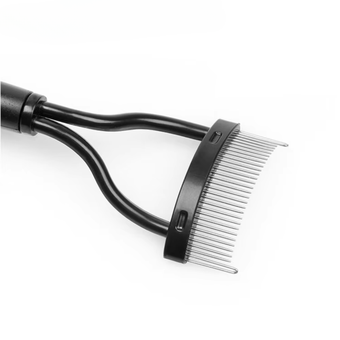 Curved Eyelash Comb Tool for Clump-Free Separation and Application