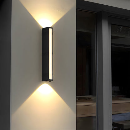 Outdoor Wall Light with LED – Adjustable Minimalist Design