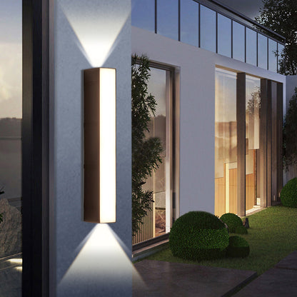 Outdoor Wall Light with LED – Adjustable Minimalist Design