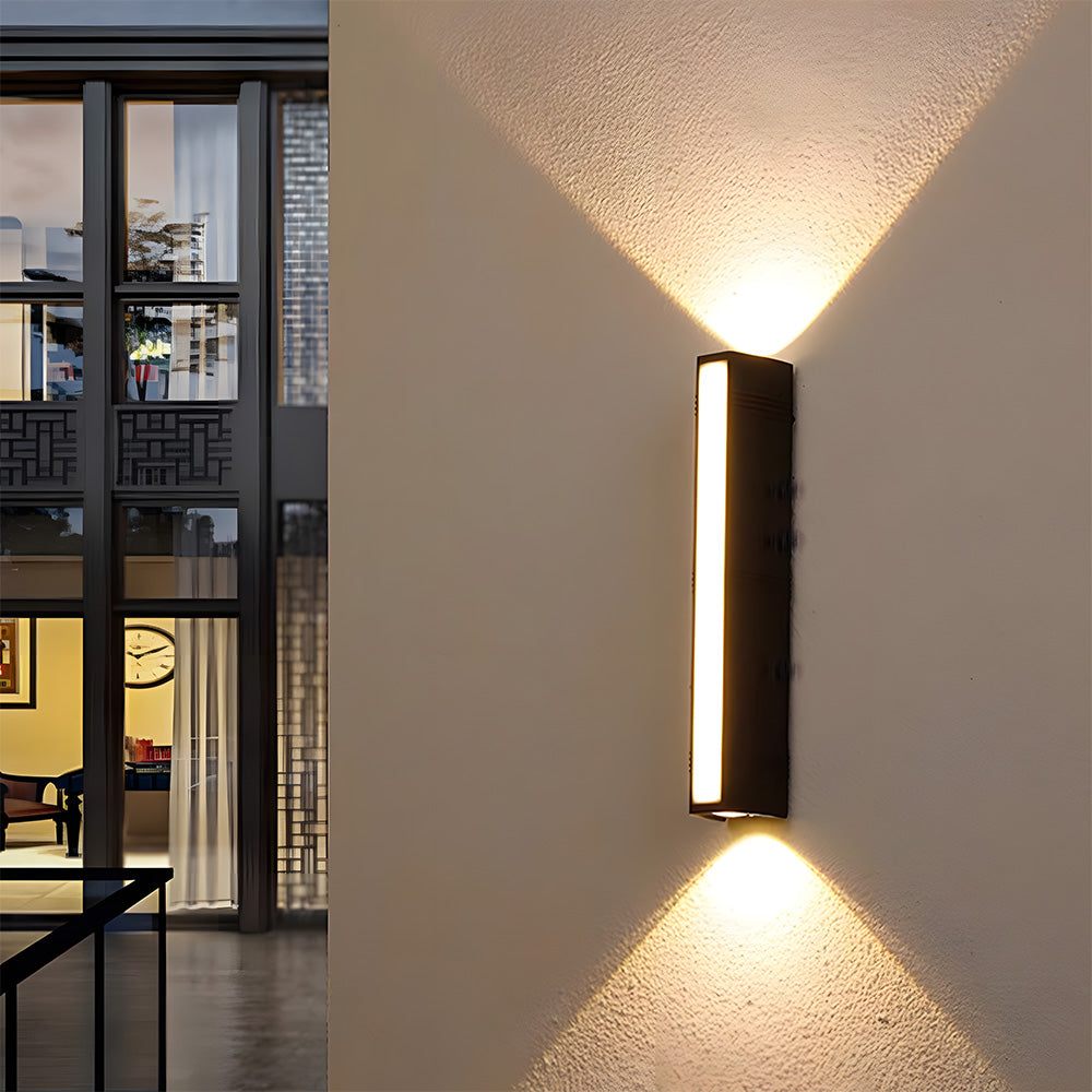 Outdoor Wall Light with LED – Adjustable Minimalist Design