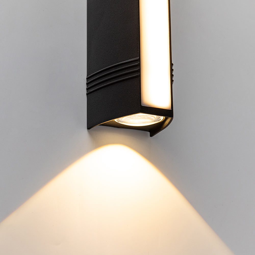Outdoor Wall Light with LED – Adjustable Minimalist Design