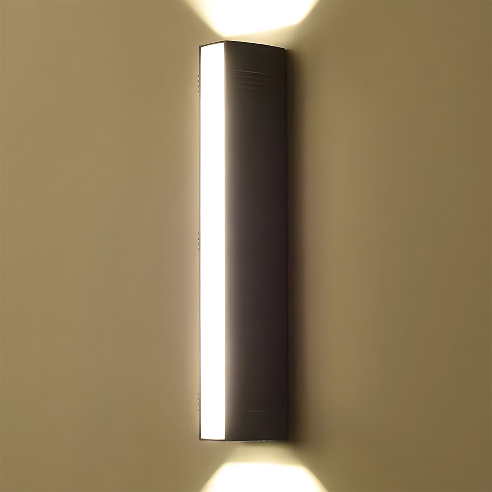 Outdoor Wall Light with LED – Adjustable Minimalist Design