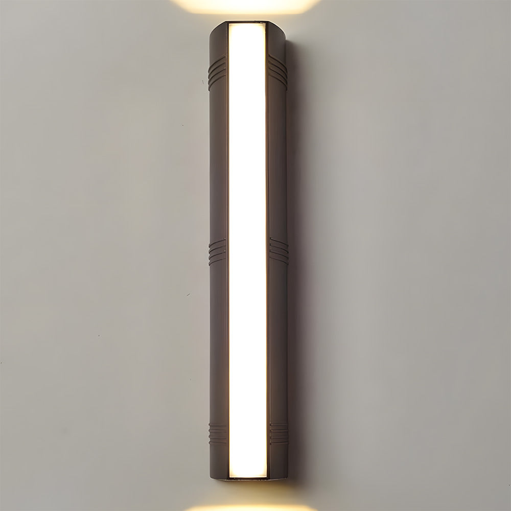 Outdoor Wall Light with LED – Adjustable Minimalist Design
