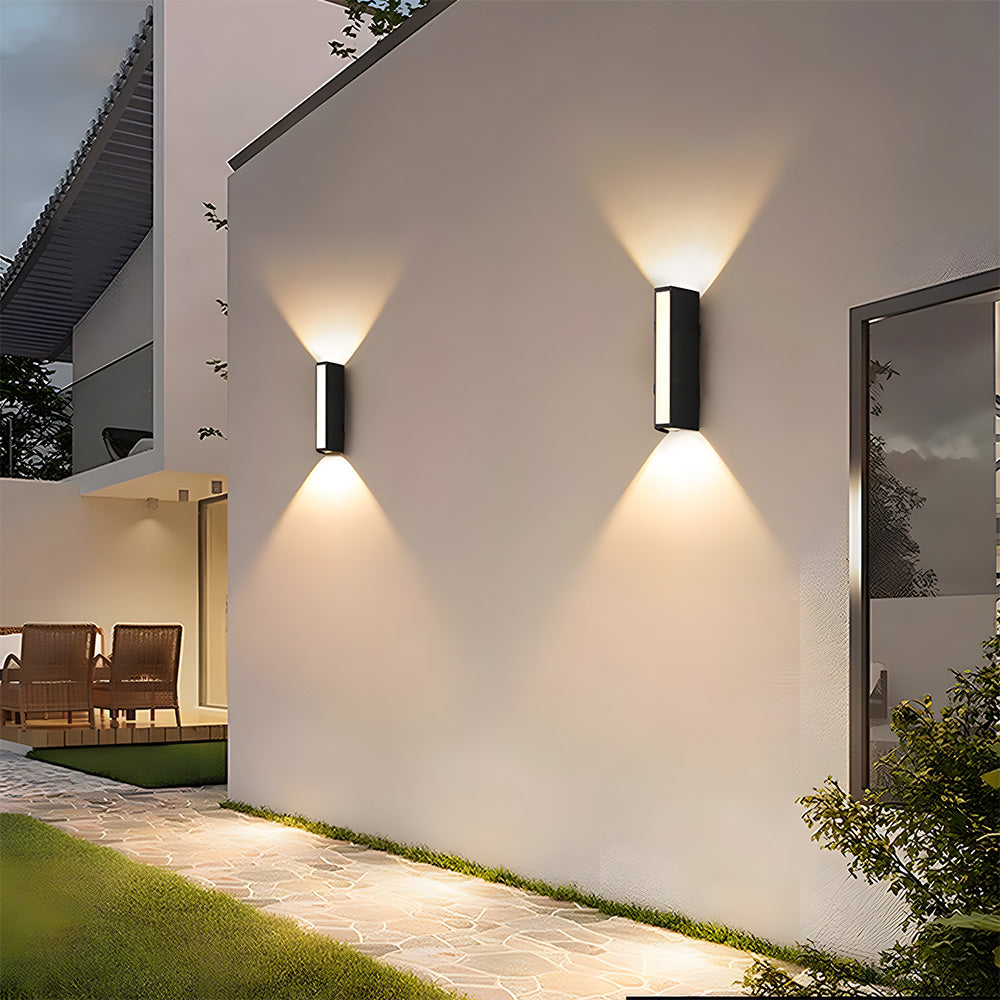 Outdoor Wall Light with LED – Adjustable Minimalist Design
