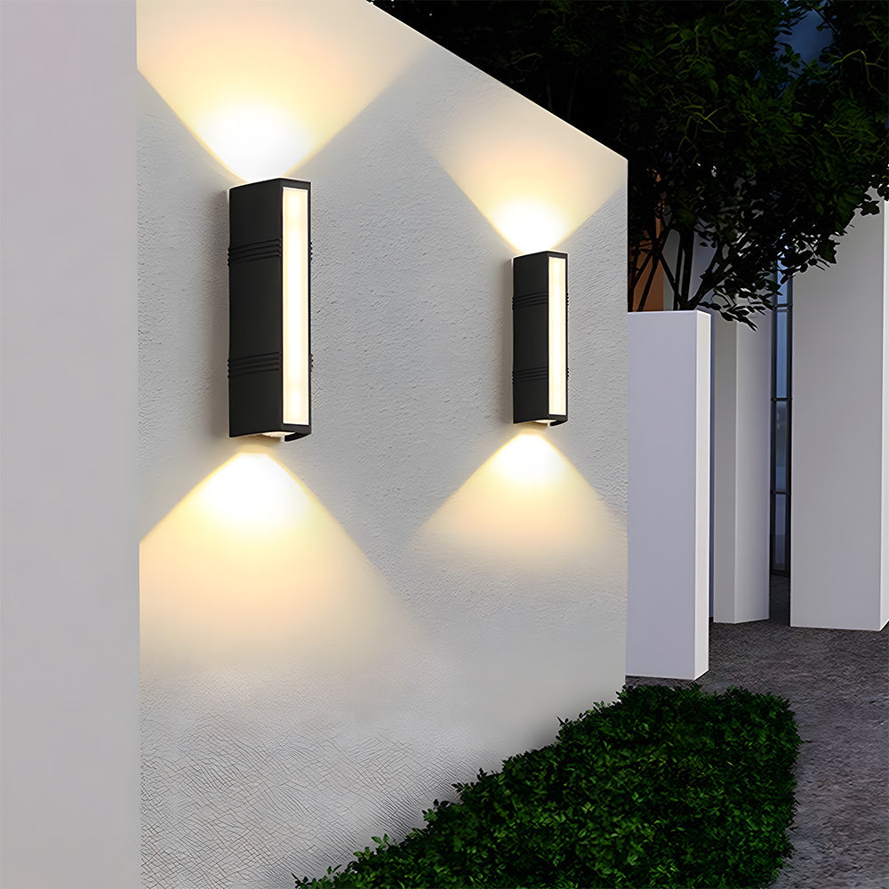 Outdoor Wall Light with LED – Adjustable Minimalist Design