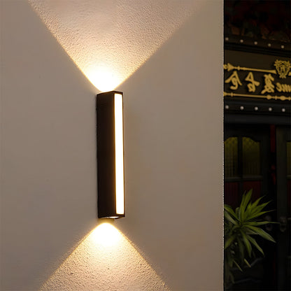 Outdoor Wall Light with LED – Adjustable Minimalist Design