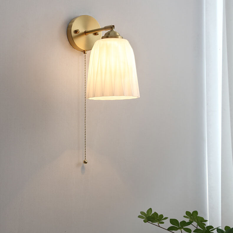 Modern Wall Sconce Light in Brass and Glass Design