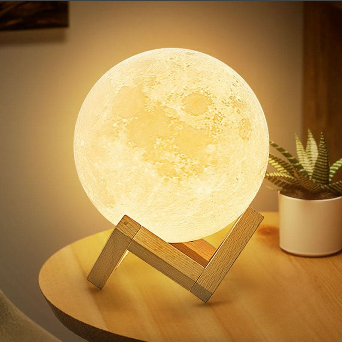Moon-Shaped Table Lamp in Japandi Style